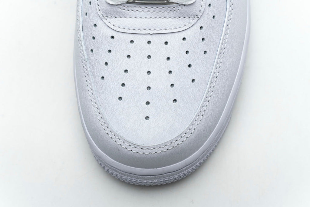 Nike Air Force 1 Low Triple White, one