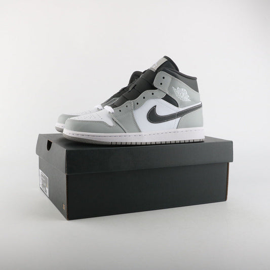 Air Jordan 1 Mid ‘Light Smoke Grey/White/Black’