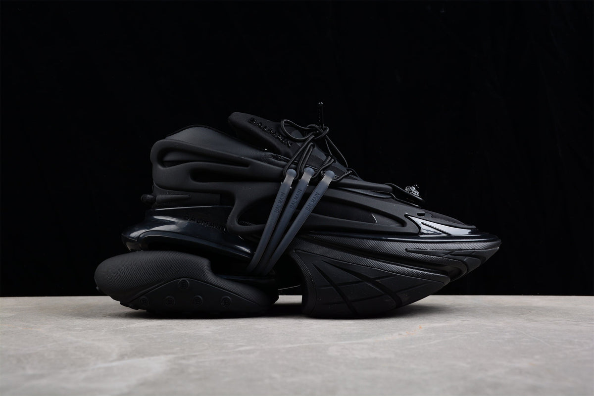 Balmain B-Runner Sneakers Triple Black, Luxus im monochromen Future-Design