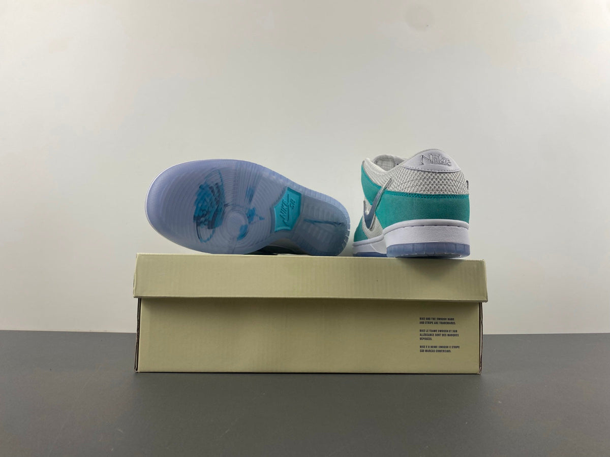 Nike SB Dunk Low x April