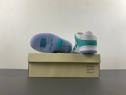 Nike SB Dunk Low x April