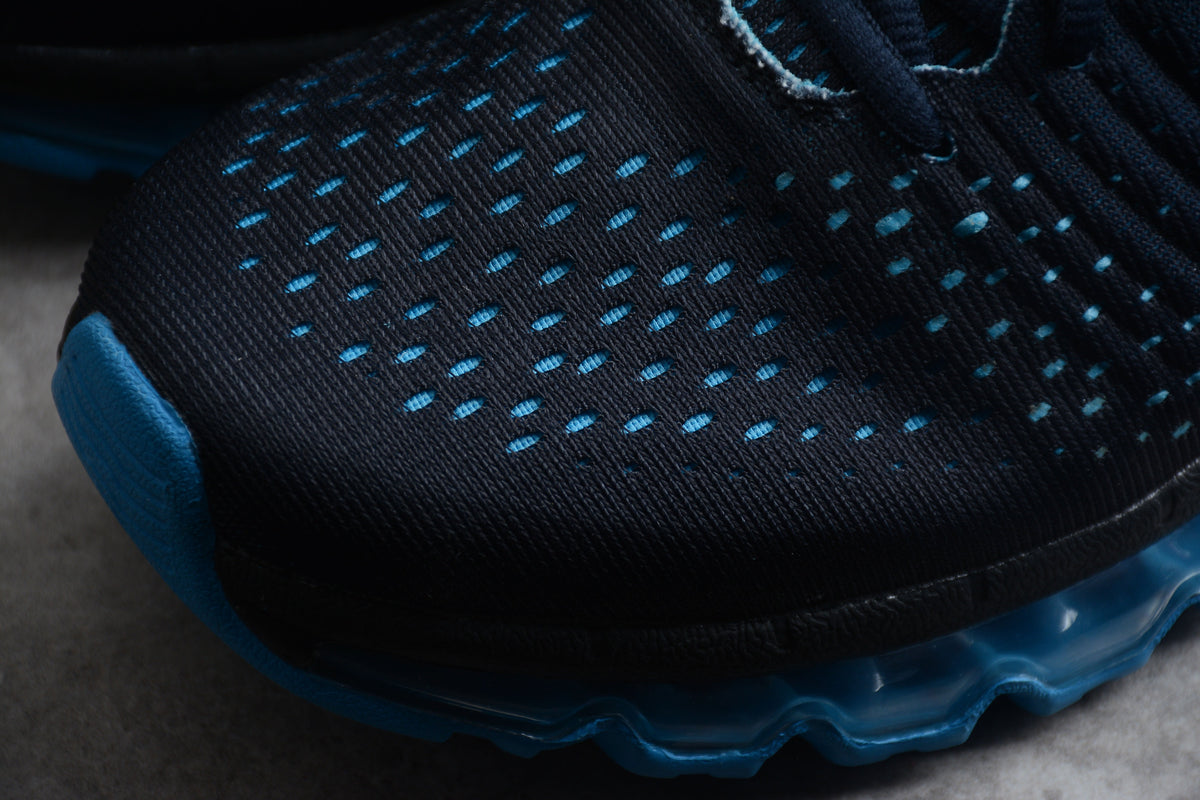 Nike Air Max 2017 in einer dunkelblau-schwarzen Farbvariante mit einer