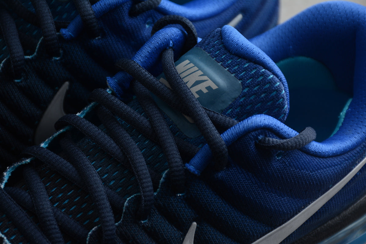 Nike Air Max 2017 in einer dunkelblau-schwarzen Farbvariante mit einer