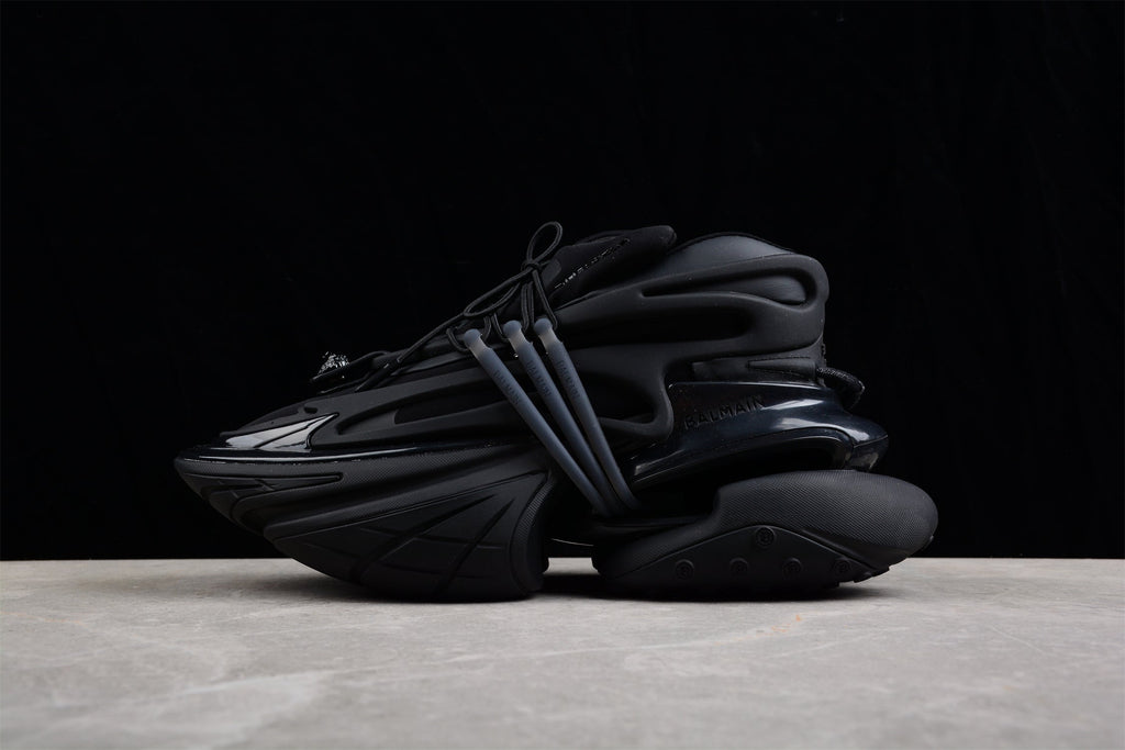 Balmain B-Runner Sneakers Triple Black, Luxus im monochromen Future-Design