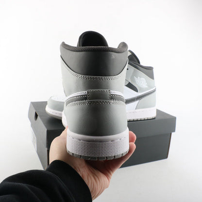 Air Jordan 1 Mid ‘Light Smoke Grey/White/Black’