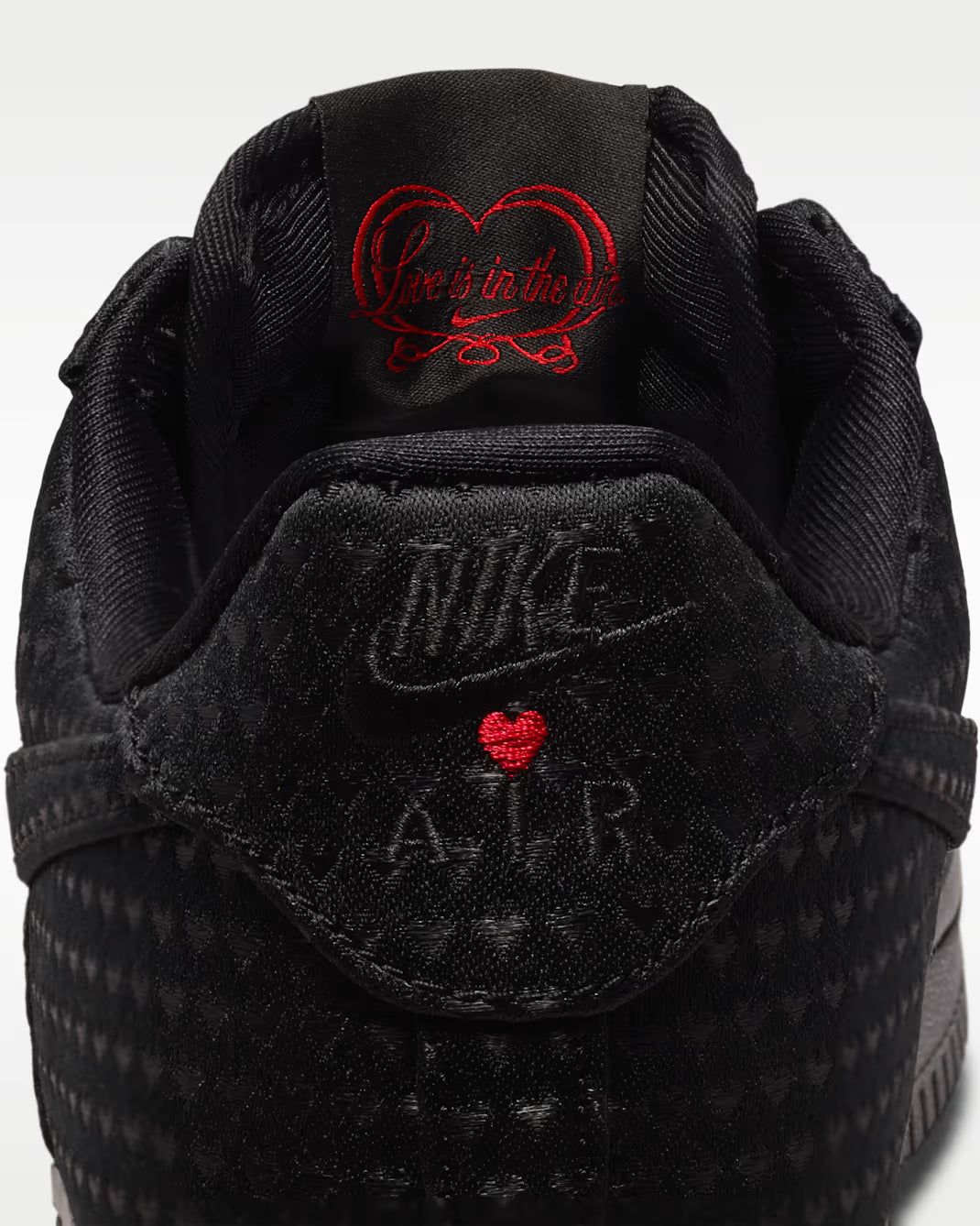 Nike Air Force 1 Retro "Valentine's Day"