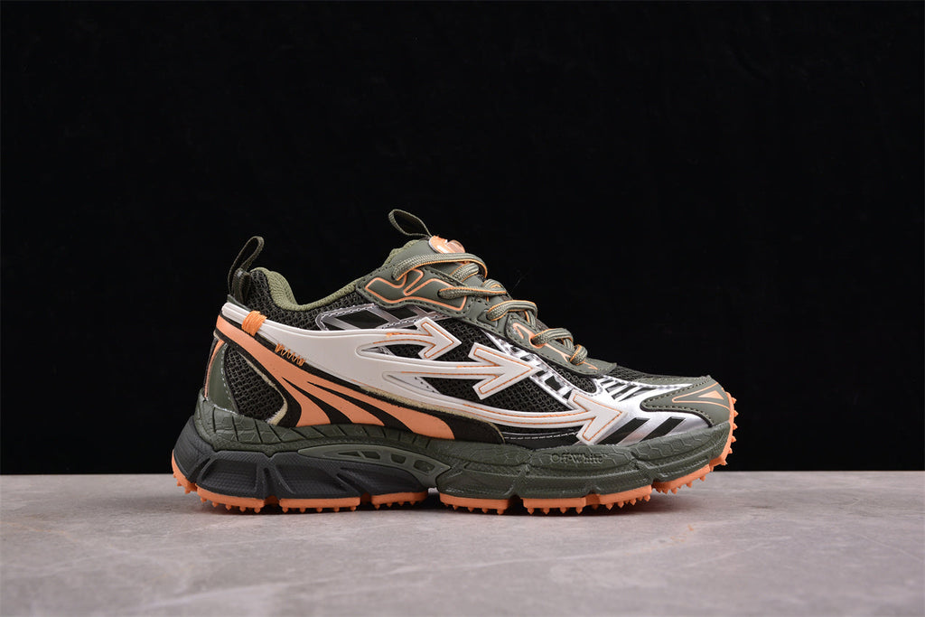 Off-White™ x Nike Zoom Vomero 5, Olivgrün/Orange/Weiß: Die Fusion aus Funktionalität, Design und Streetwear-Rebellion