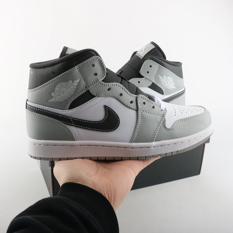Air Jordan 1 Mid ‘Light Smoke Grey/White/Black’