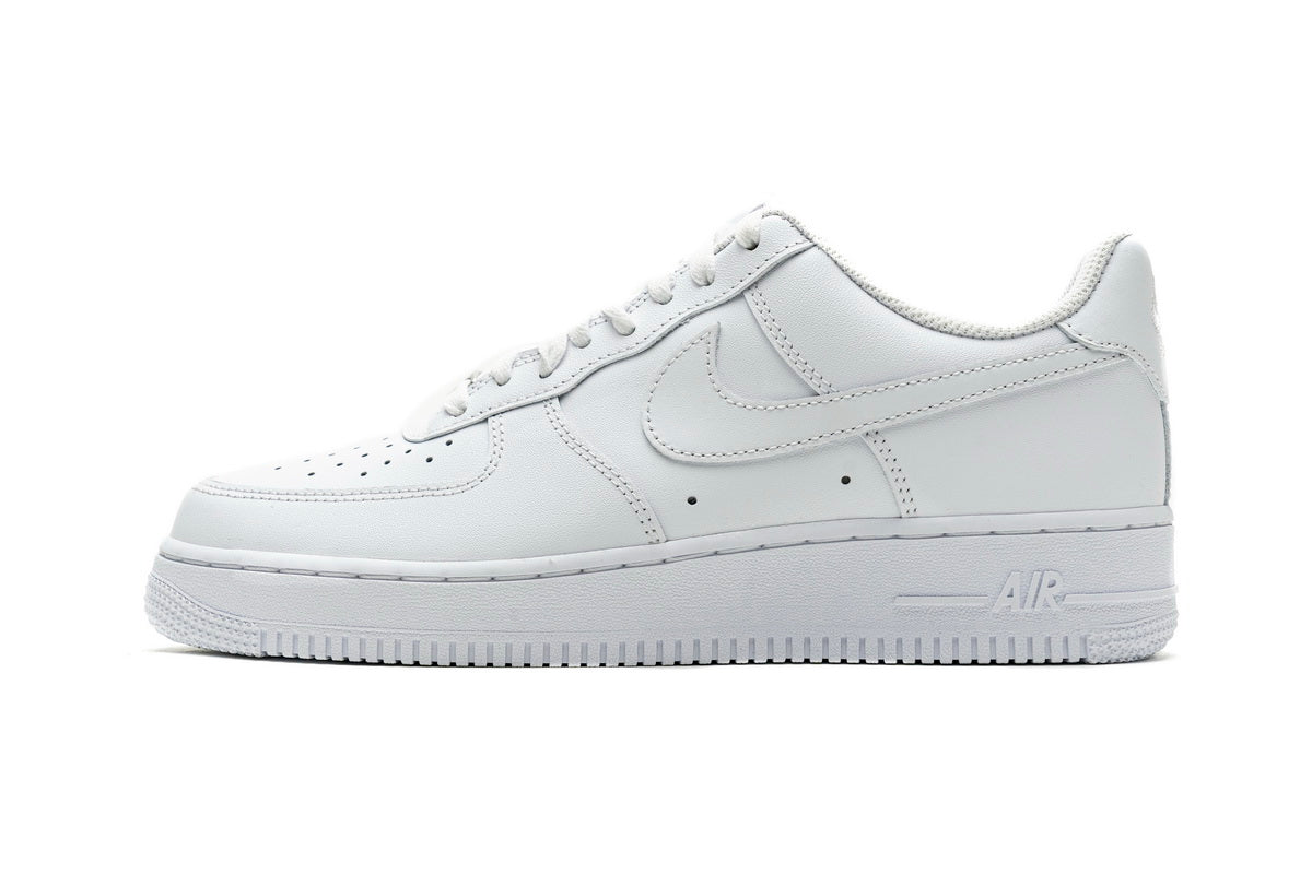 Nike Air Force 1 ’07, White
