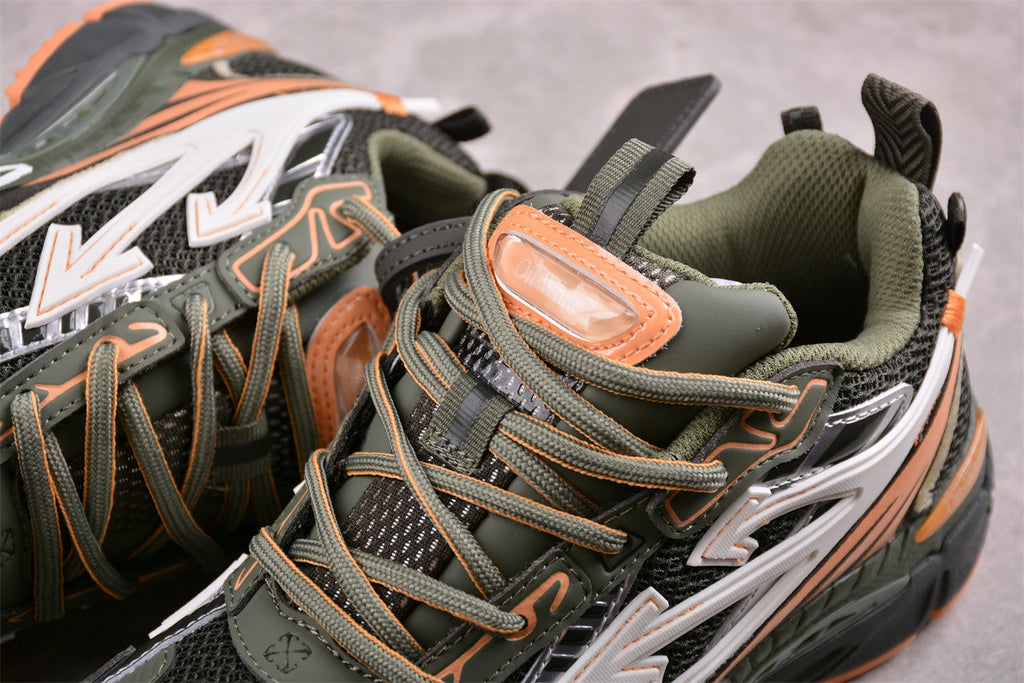 Off-White™ x Nike Zoom Vomero 5, Olivgrün/Orange/Weiß: Die Fusion aus Funktionalität, Design und Streetwear-Rebellion