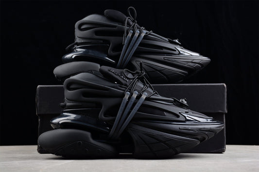 Balmain B-Runner Sneakers Triple Black, Luxus im monochromen Future-Design