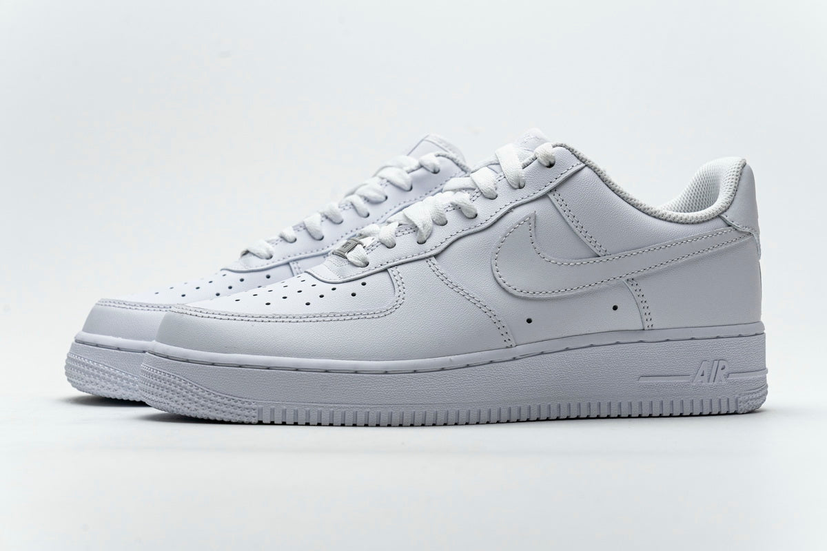 Nike Air Force 1 ’07, White