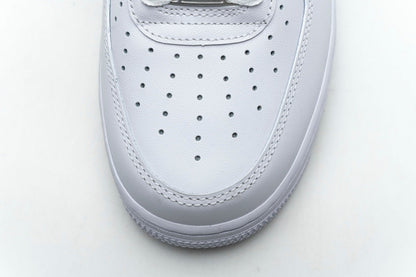 Nike Air Force 1 ’07, White