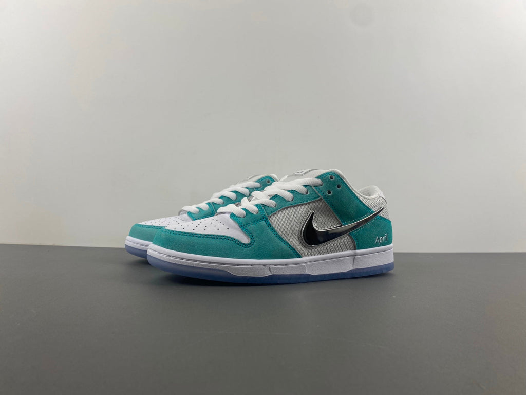 Nike SB Dunk Low x April