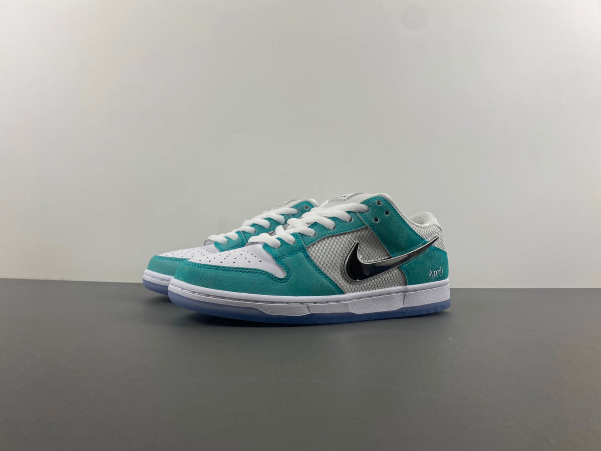 Nike SB Dunk Low x April
