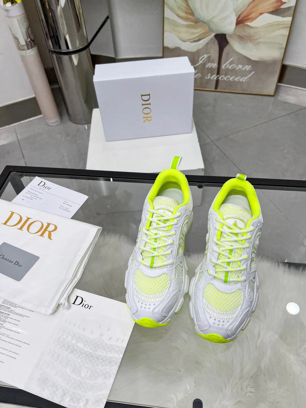 Dior B30 Sneaker in Weiß und Neon-Gelb – Luxus trifft Streetstyle VLP.LIFE