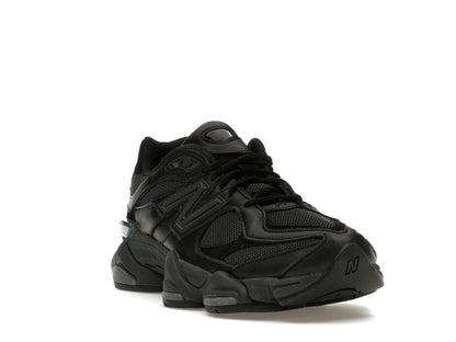 New Balance 9060 Triple Black, der perfekte Sneaker