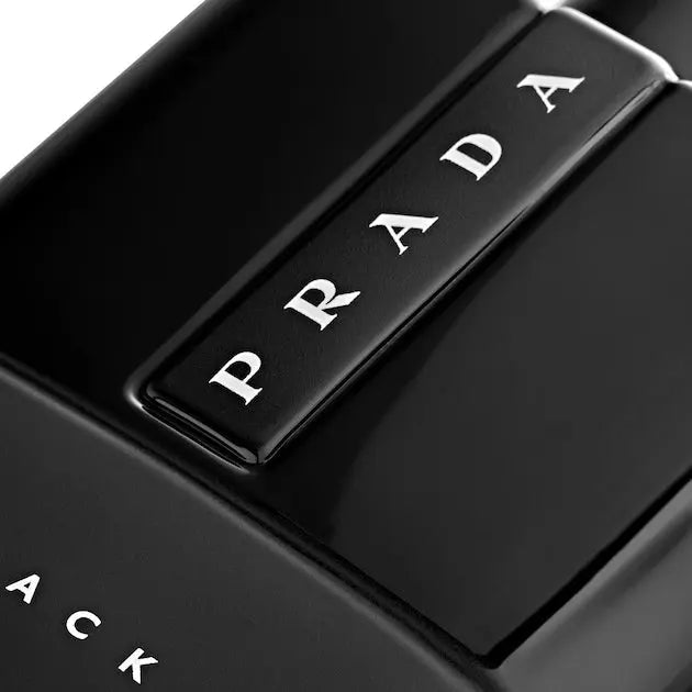 PARFUM LUNA ROSSA BLACK
Eau de Parfum VLP.LIFE