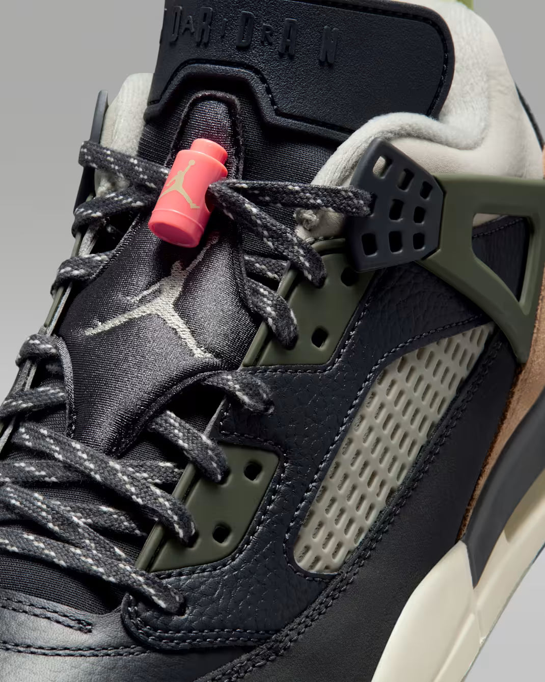 Jordan Spizike Low