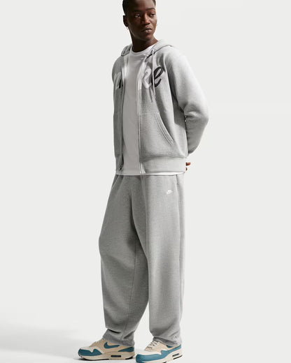 Nike Sportswear Club Oversized trousers made of French terry (men's)