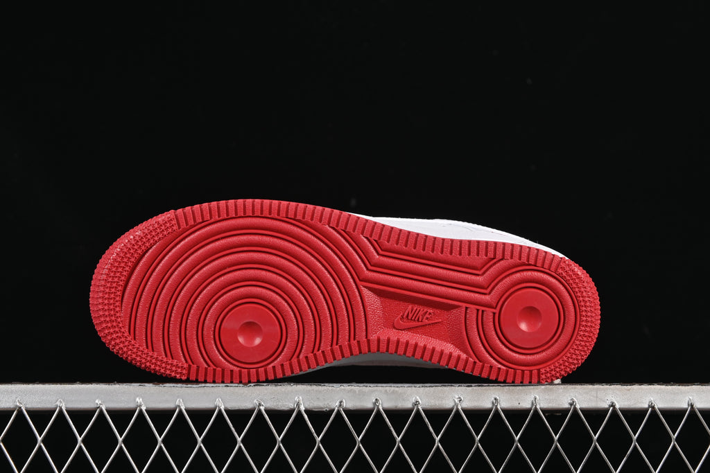 Nike Air Force 1 ’07 Low University Red Outline