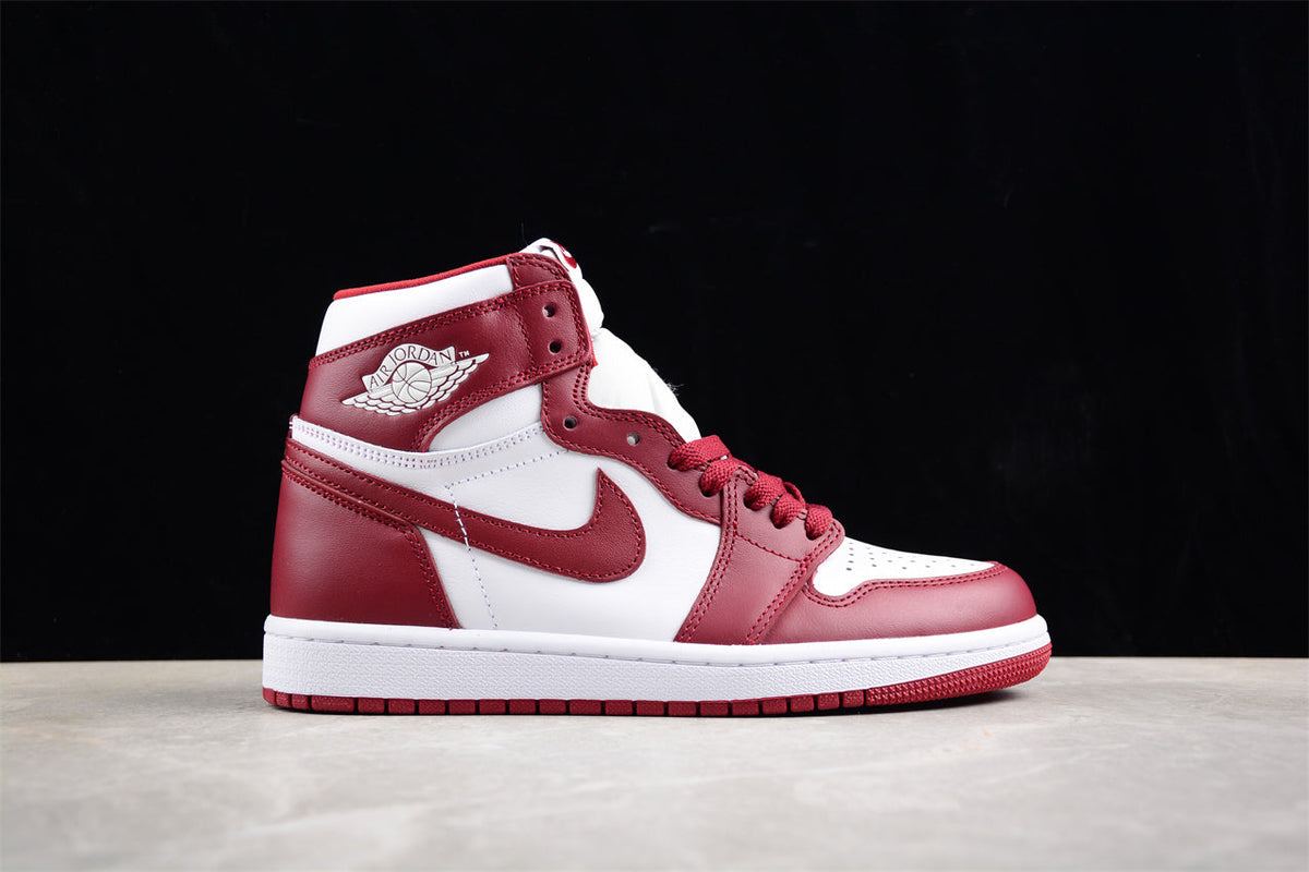 Air Jordan 1 Retro High OG, Dune Red & Sail
