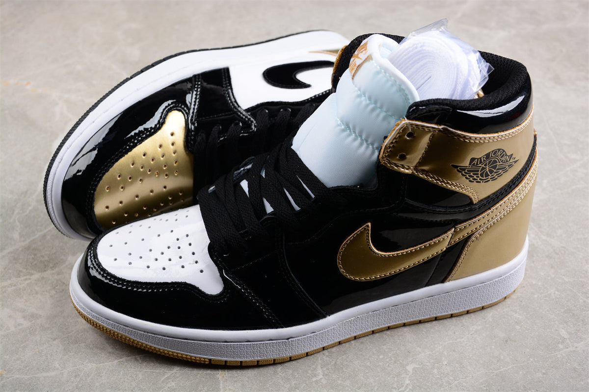 Air Jordan 1 Retro High OG Black Metallic Gold