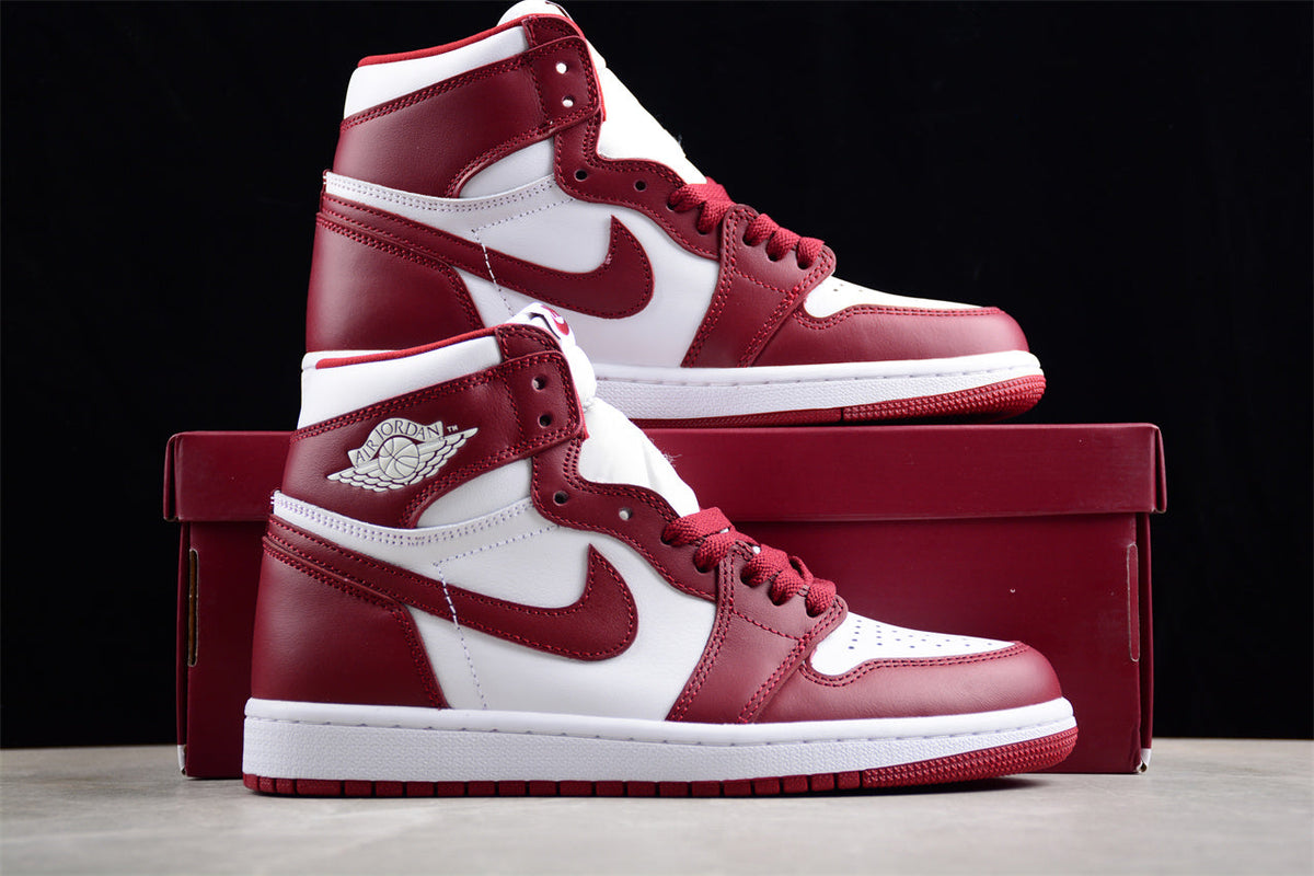 Air Jordan 1 Retro High OG, Dune Red & Sail