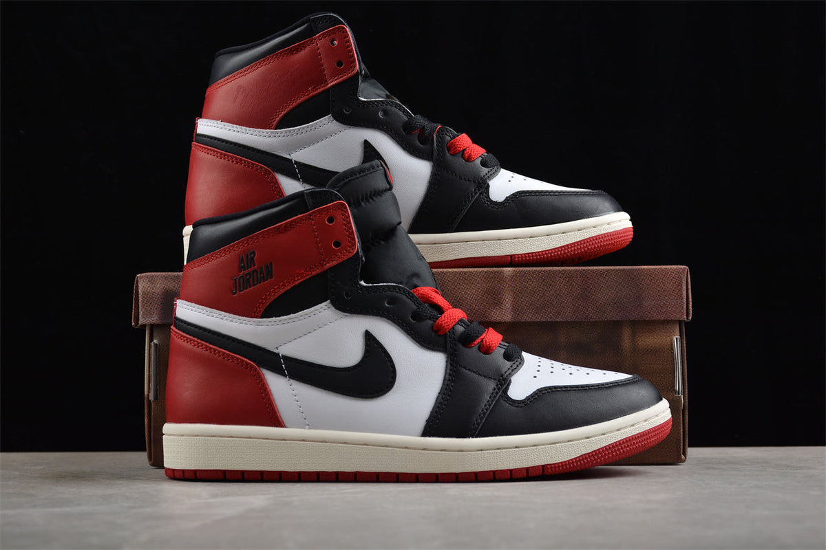 Air Jordan 1 Retro High OG, Black Toe Bred Edition
