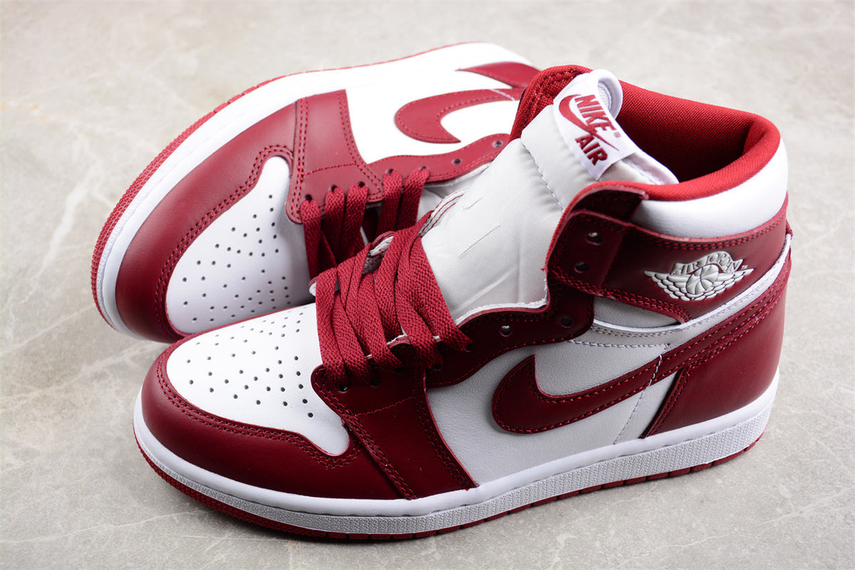 Air Jordan 1 Retro High OG, Dune Red & Sail