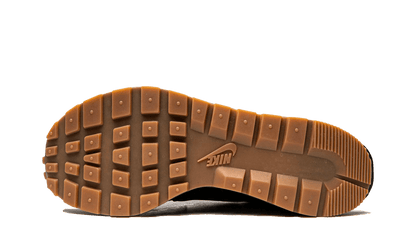 Nike Vaporwaffle sacai Black Gum