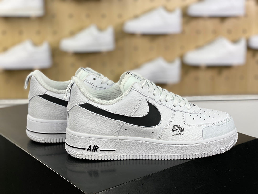 White and black low-top sneakers product detail