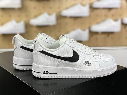 White and black low-top sneakers product detail