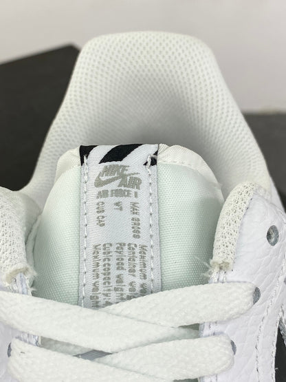 White and black low-top sneakers product detail
