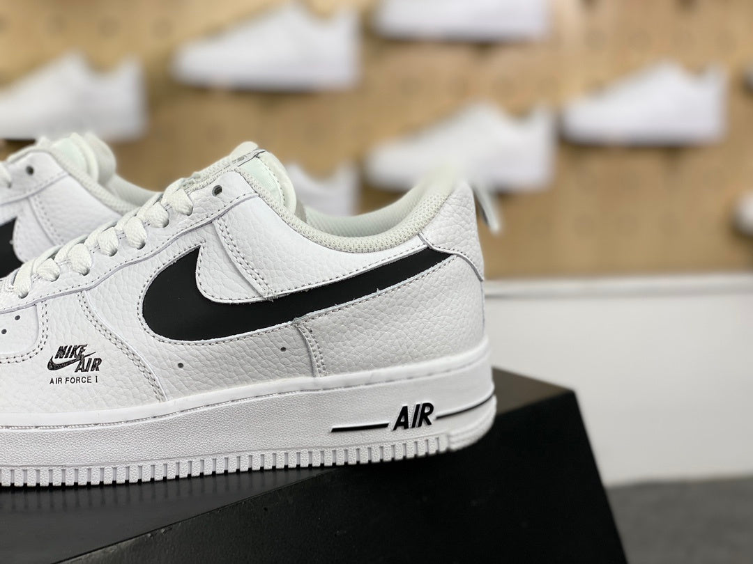 White and black low-top sneakers product detail
